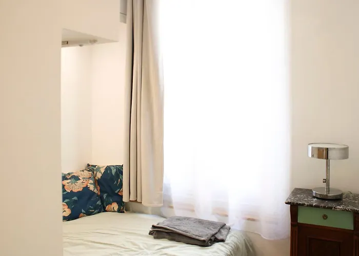Apartman Cozy For 2 In The 11th Párizs