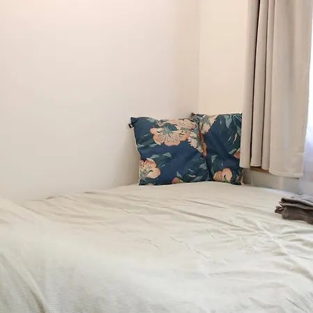 Cozy For 2 In The 11th Paříž